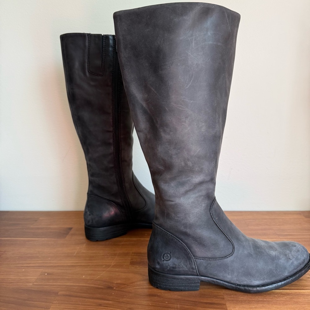 Like New BORN North Grey Leather Knee High Riding Boots Wide Calf, size 8